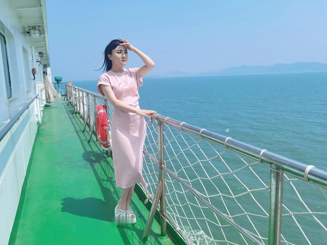 从这个六月开始，愿流年不负，愿时光不悔。愿你始终努力，始终相信，始终被岁月温柔以