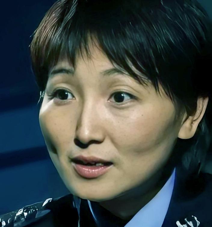 俗话说:“女人颧骨高杀夫不用刀”！不知道这句古话说的有没有道理？