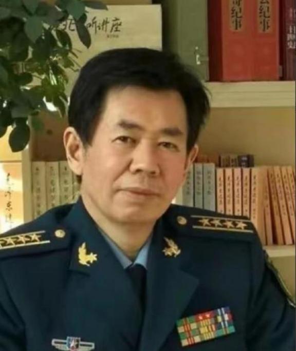 最大的台独分子，再也藏不住尾巴，终于露出来了肮脏的脑袋！原来，最大的台独分子不都