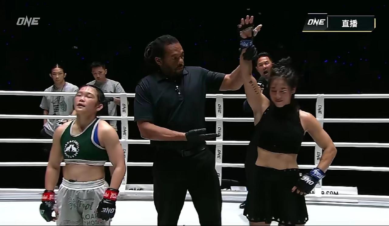 昨晚，ONE周五格斗夜中“沙漠之花”孟博三回合吊打日本选手泽田千优，一致判定获得