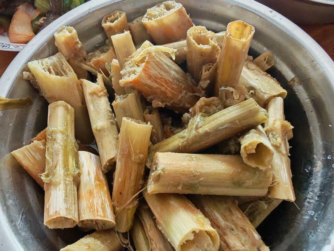 好好吃饭--霉苋菜梗霉苋菜梗，它有一个好听的大名叫千里飘香。与臭豆腐一起双拼双蒸
