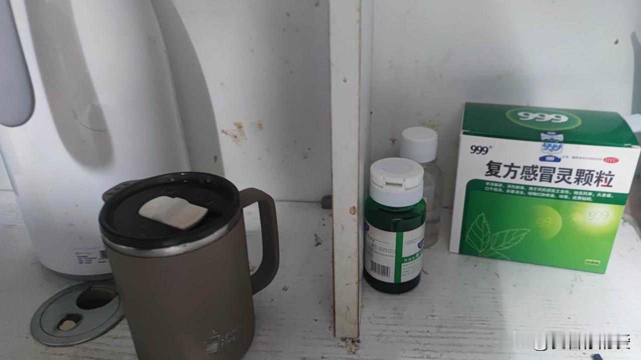 现在早晚温差直接拉到10度，早上穿薄外套刚好，中午太阳底下穿短袖都不热，身边好多