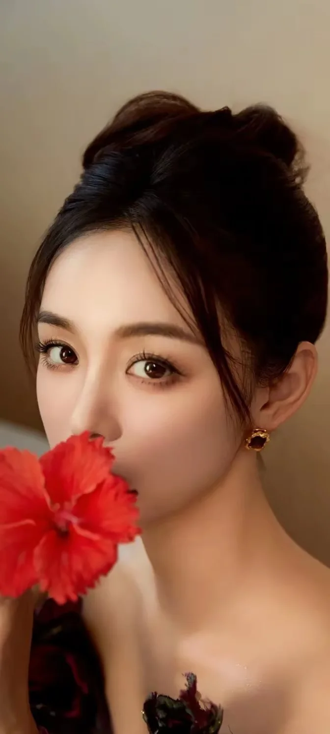 反差美何泓姗