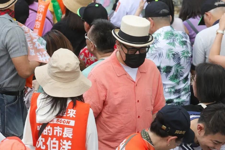 蔡康永终于不装了！接下来他很可能面临3个结局：
​第一，想来内地再捞金，那是不可