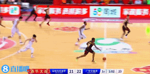 亚当斯广东老外援好太多，广东深圳最大差距，不是贺希宁


广东队两个老外援，上半