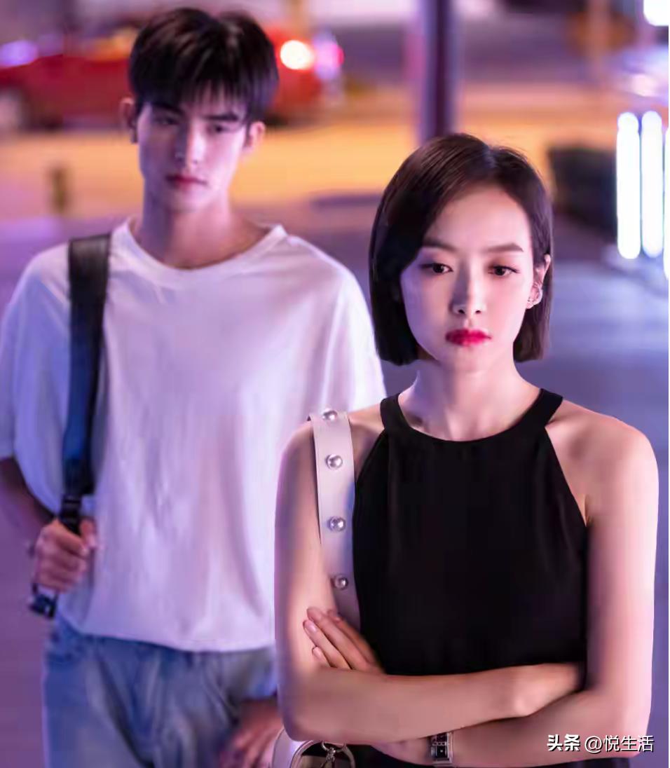 熬夜看了这几部电视剧
大丈夫
看大学教授如何能屈能伸，和自己的学生维系一段情感，