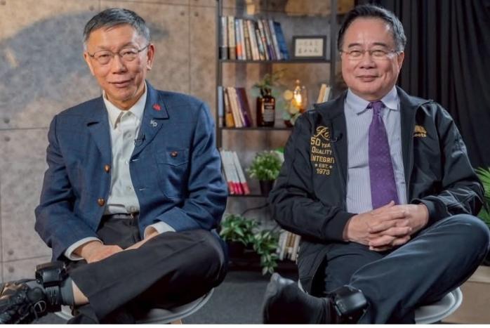 柯文哲真的是一个非常善变的人，2025年年底的时候，他刚被绿营民进党放出来，他当