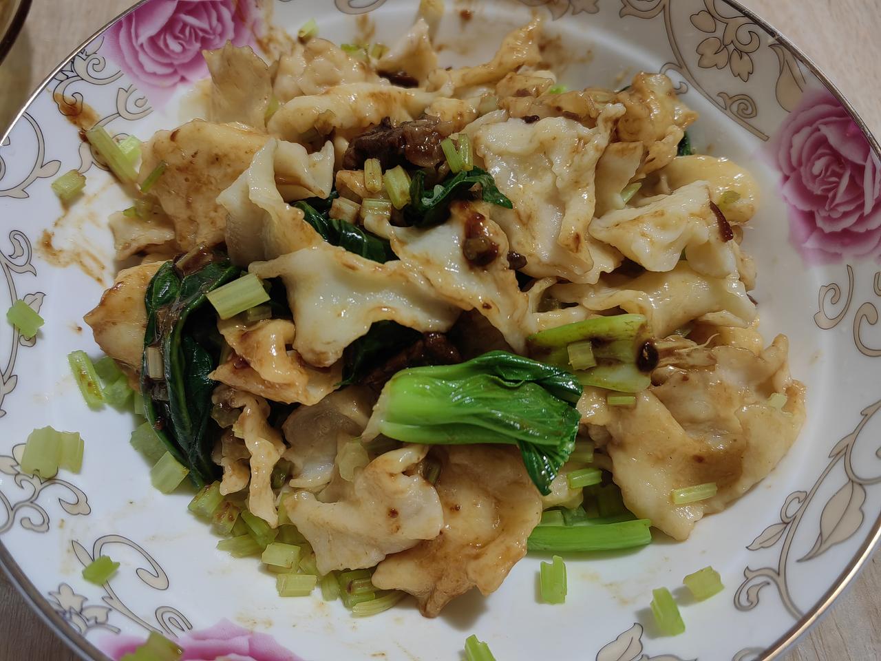 午餐。继续揪片。