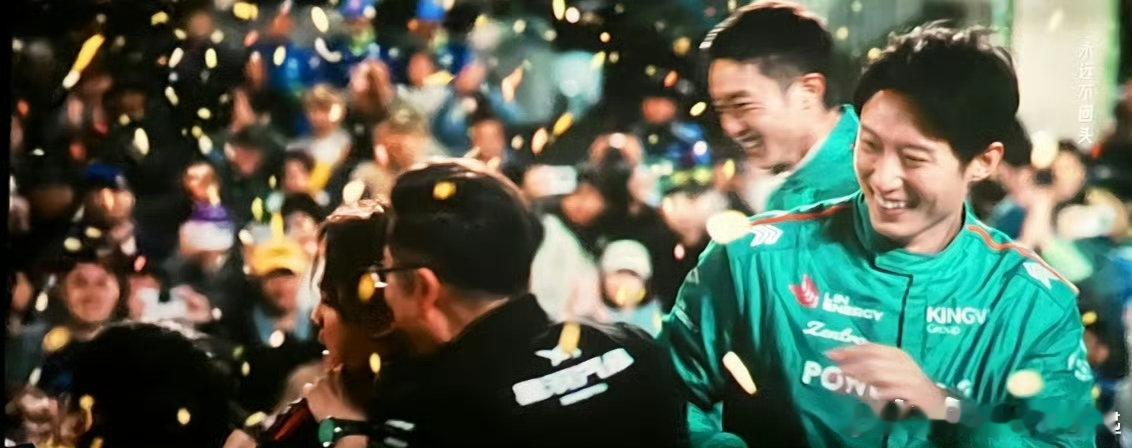 黄景瑜春节档有效出演 出场即高光！黄景瑜塑造的林臻东，用短暂戏份征服观众，成春节