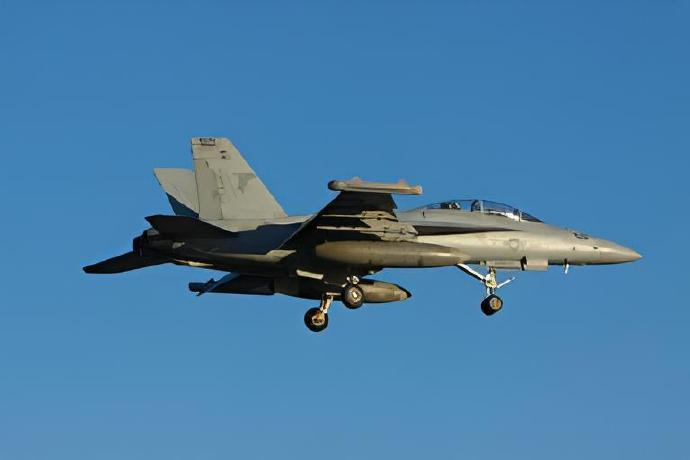 每天认识一件兵器 美国EA-18G“咆哮者”电子战飞机EA-18G“咆哮者”（G