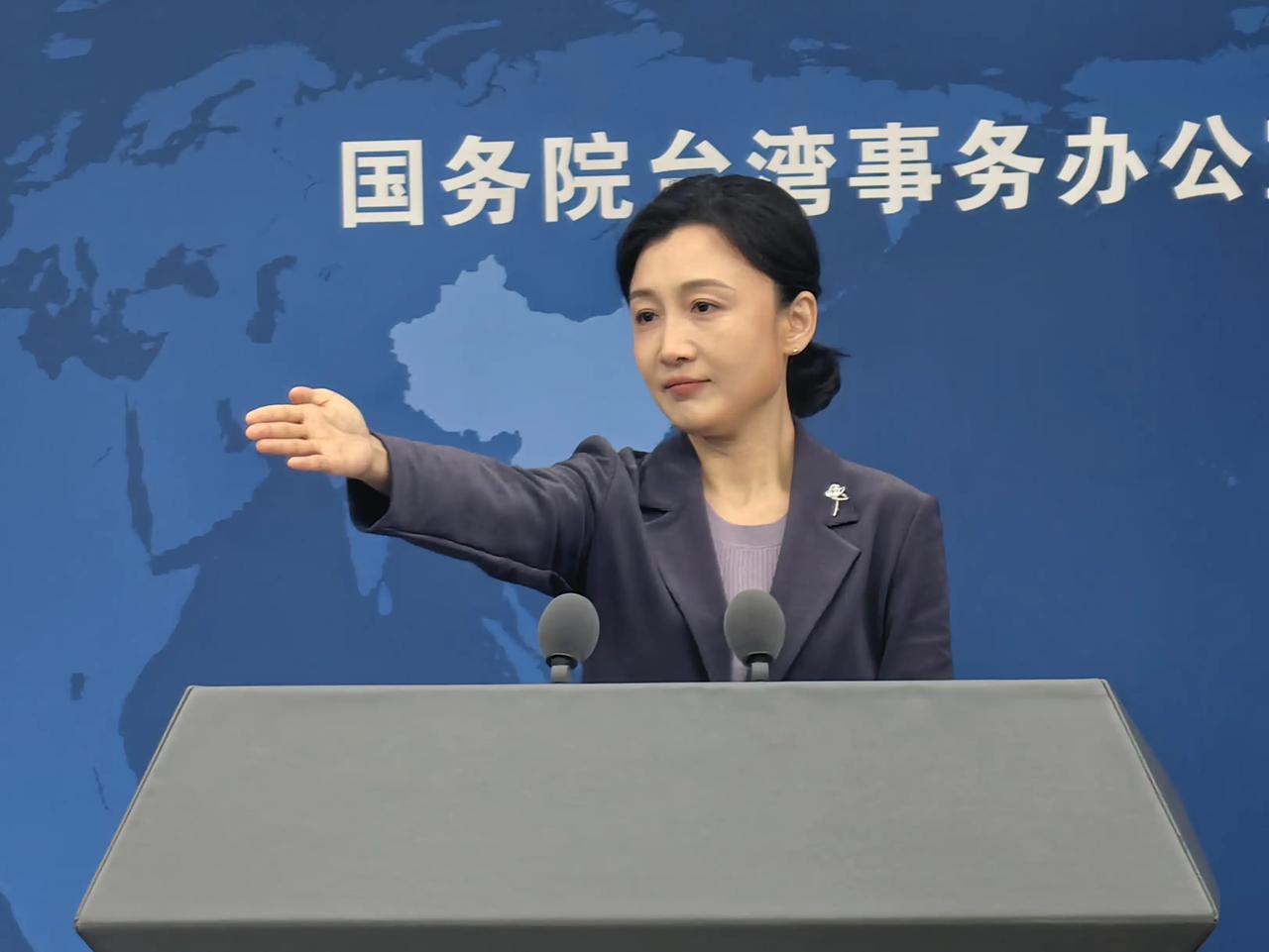 .就在刚刚，
国台办发言人正告赖清德和台独们：台湾的前途只能由包括台湾同胞在内的