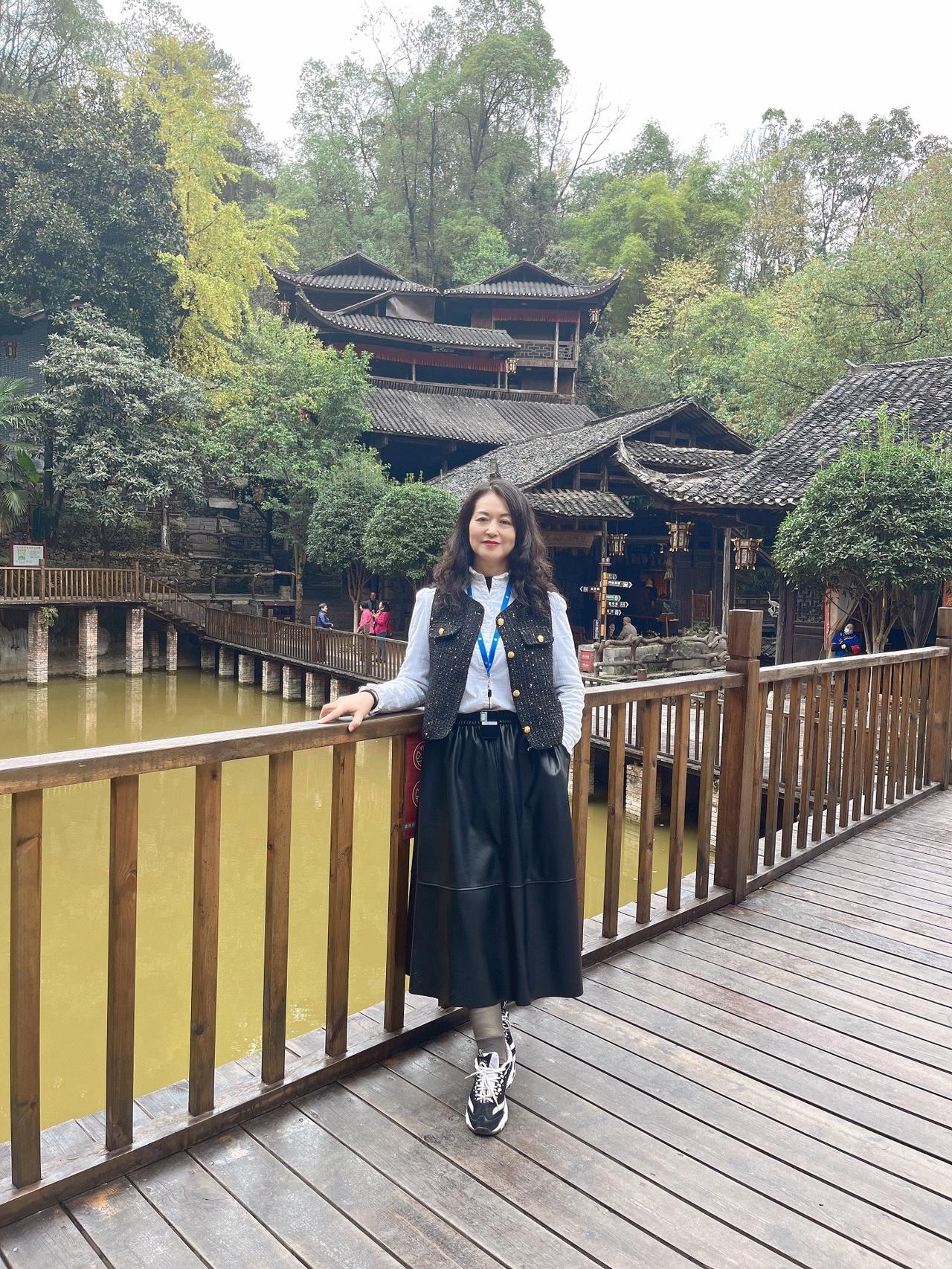 如果你抑郁说明你活在过去，如果你焦虑说明你活在未来，如果你平静说明你活在当下。俗