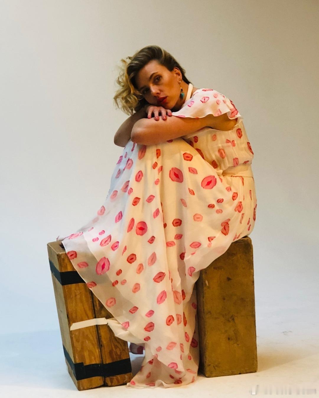 scarlett johansson斯嘉丽约翰逊几年前为《As If》杂志拍摄写
