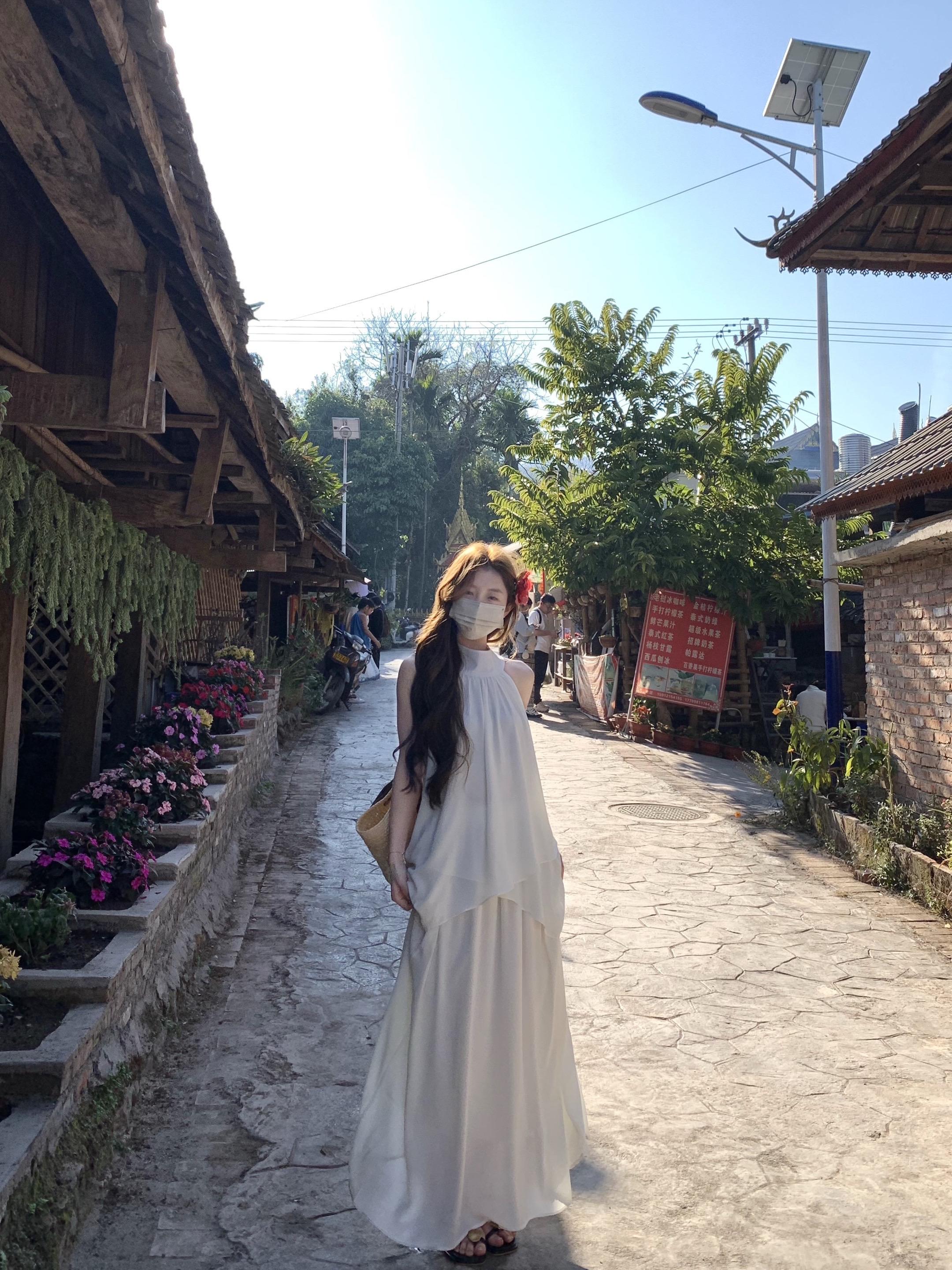 一本正经游客照 古街古巷 春夏穿搭 气质穿搭 温柔风穿搭