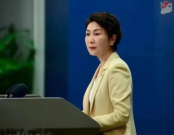 日本人暴怒，中国对高市早苗直呼其名，他们觉得很“不礼貌”。
 
最近，一则外交新