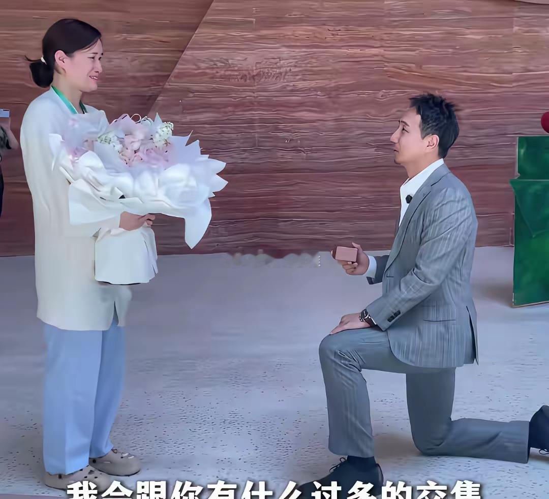 演员于笑不幸得了病，在五年抗癌的过程中，有幸与给其看病的血液科女医生结缘，并暗生