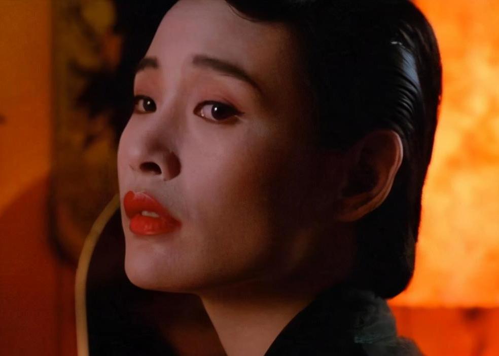 关锦鹏电影里的上海风情
  1994 年，关锦鹏拍摄了改编自张爱玲小说的《红玫瑰