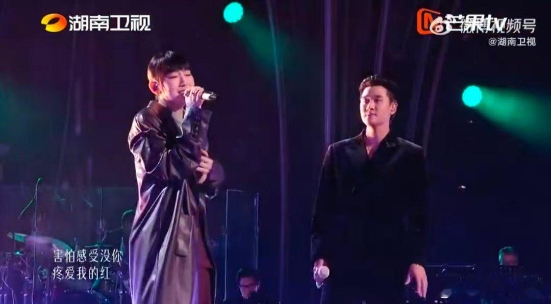 歌手直播周兴哲颜色歌手2026声如颜料，曲绘风华，《颜色》合作舞台从容动人，绵长