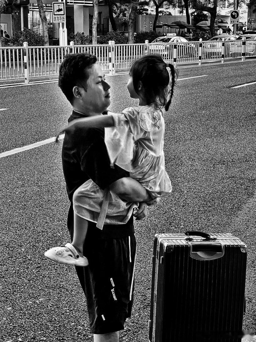 摄影人  街拍厦门：王鹭佳2026在路上？摄影人选择了人文纪实摄影，也就记录了生