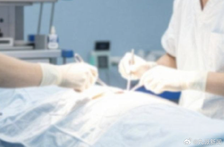 #眼部手术面罩掉落砸眼男子发声#【#医院回应手术面罩掉落砸患者眼#：一定会继续尽