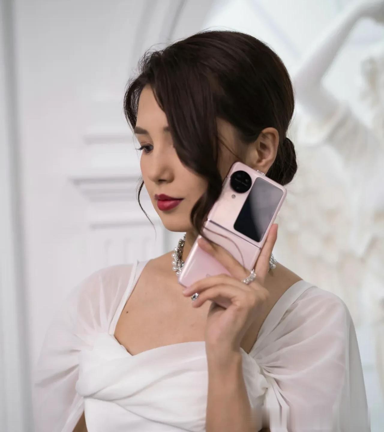 别忘了，今天还有一家手机发布会[泪奔][泪奔][泪奔]
OPPO N3Flip今