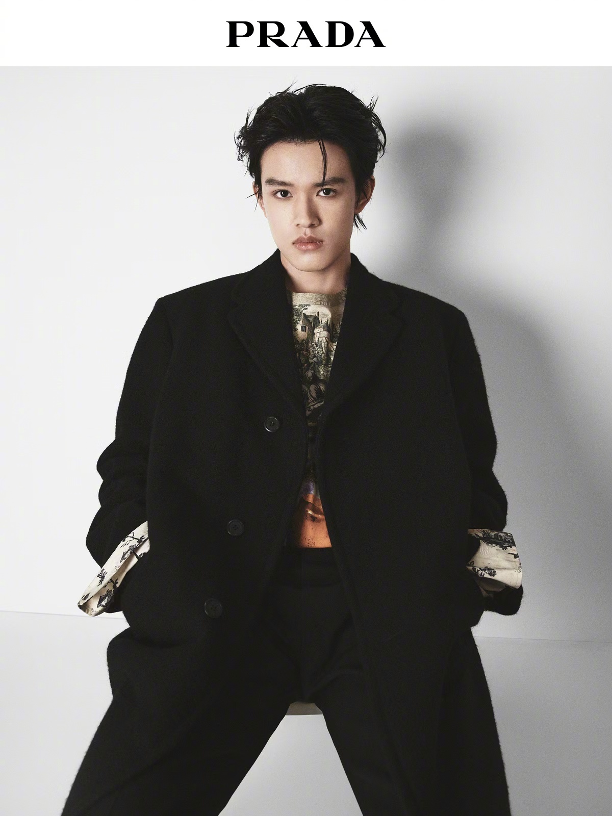 top登陆少年组合官宣prada品牌大使 𝐏𝐑𝐀𝐃𝐀正式宣布TOP登陆