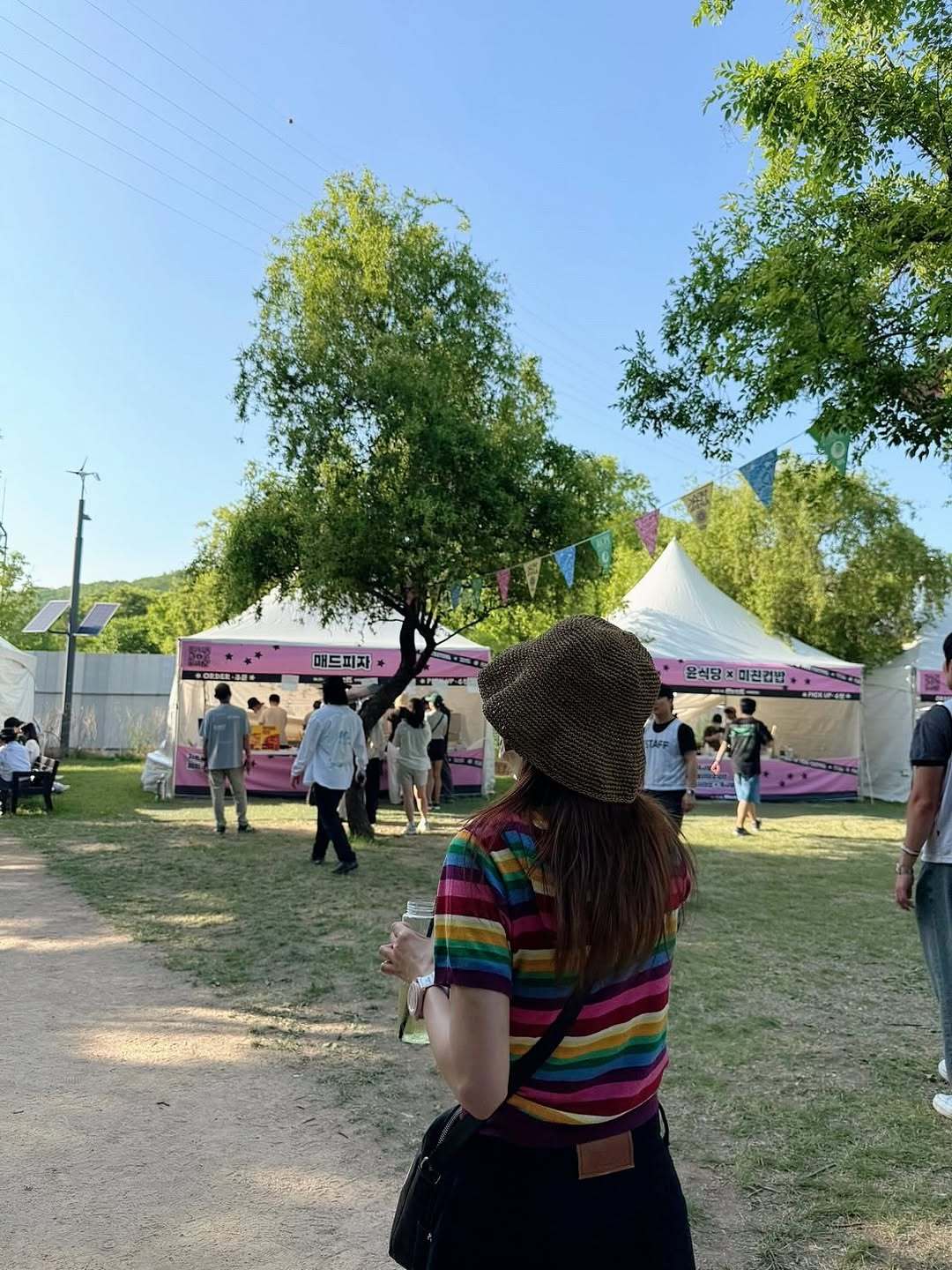 DARA 260525 朴山多拉🎺更新摇滚即青春!!! 🤘在烈日下站了5个小