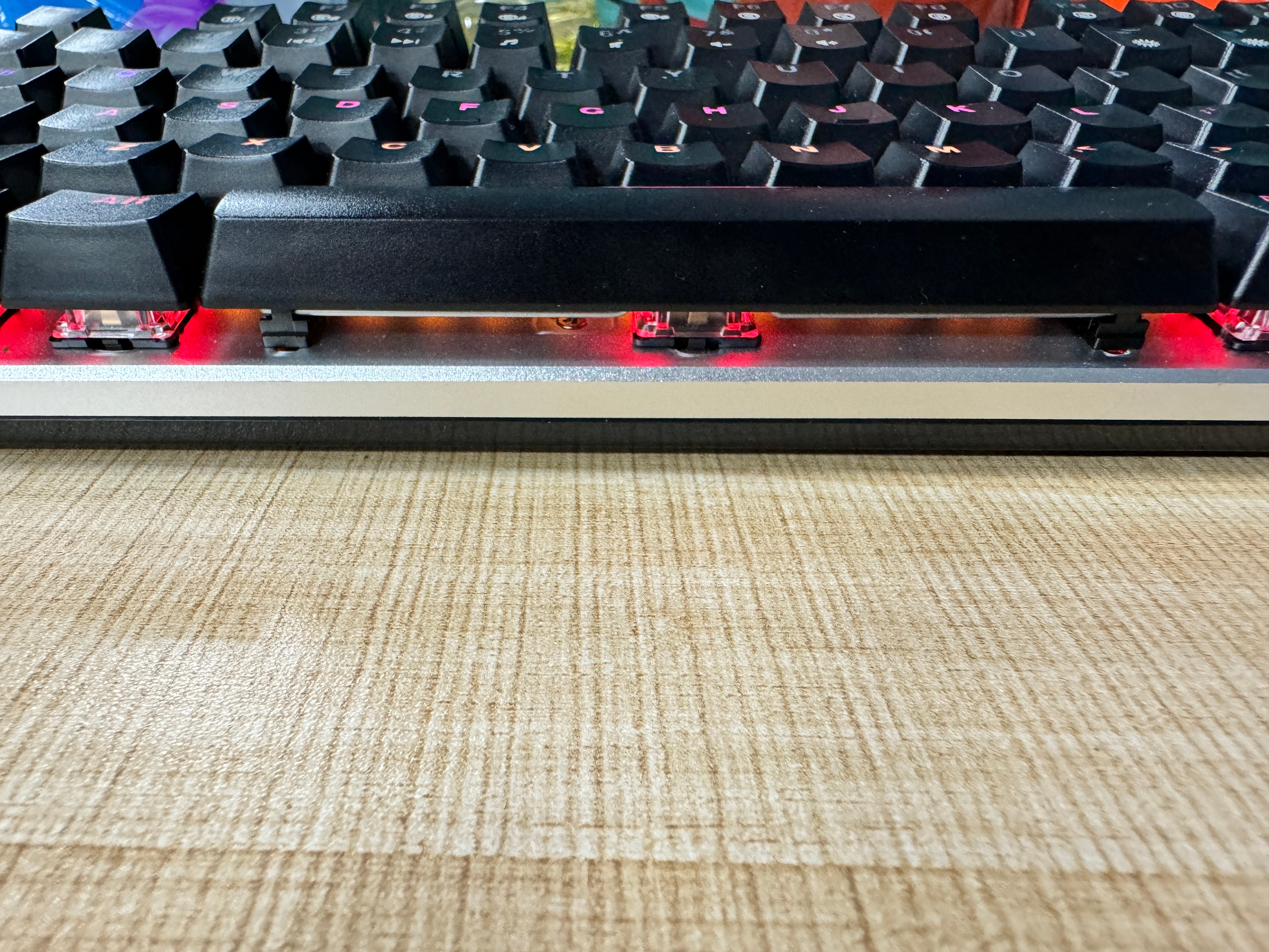 大家对机械键盘的光效更在意还是声音更在意还是敲击回弹力度更在意？ ​​​