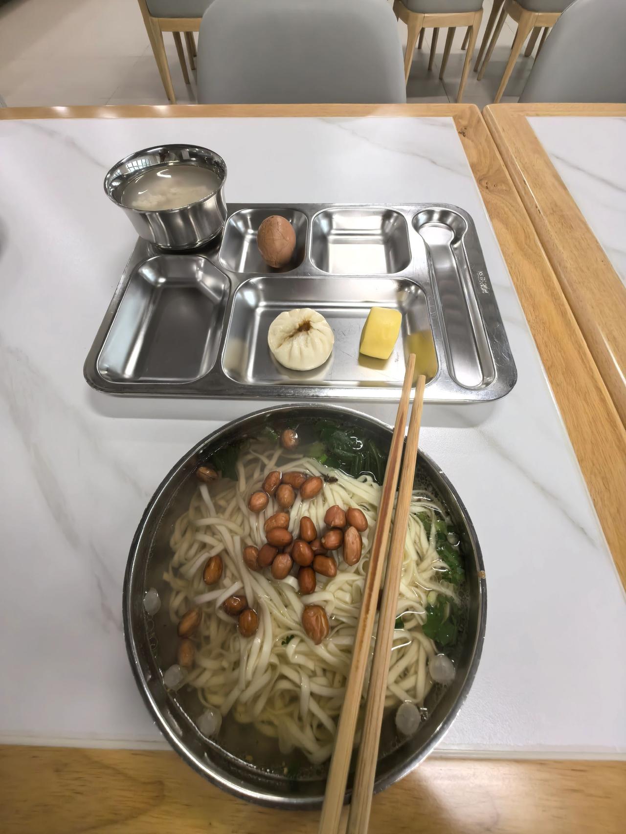食堂最好吃的早餐是什么？重庆绝对是小面，其他地方呢？