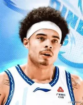 青岛队的新外援奎因奥内斯能力还算不错，但是以后出门千万别说自己之前跟库里一起训练