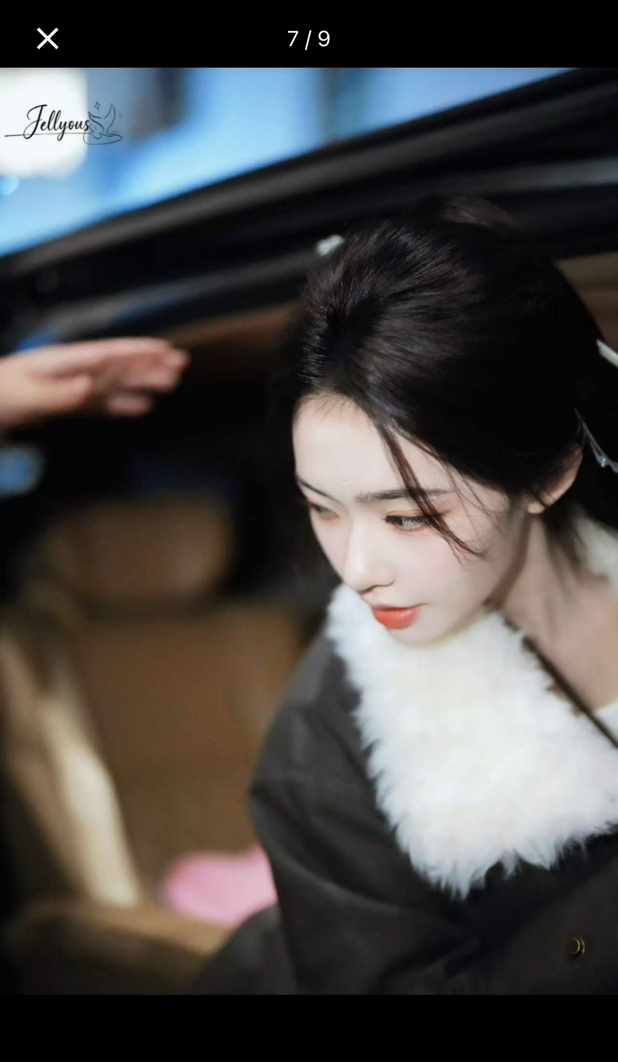 林允让粉丝别哭  感受到了和粉丝之间美好的这份爱，看到林允让粉丝别哭，并且暖心的