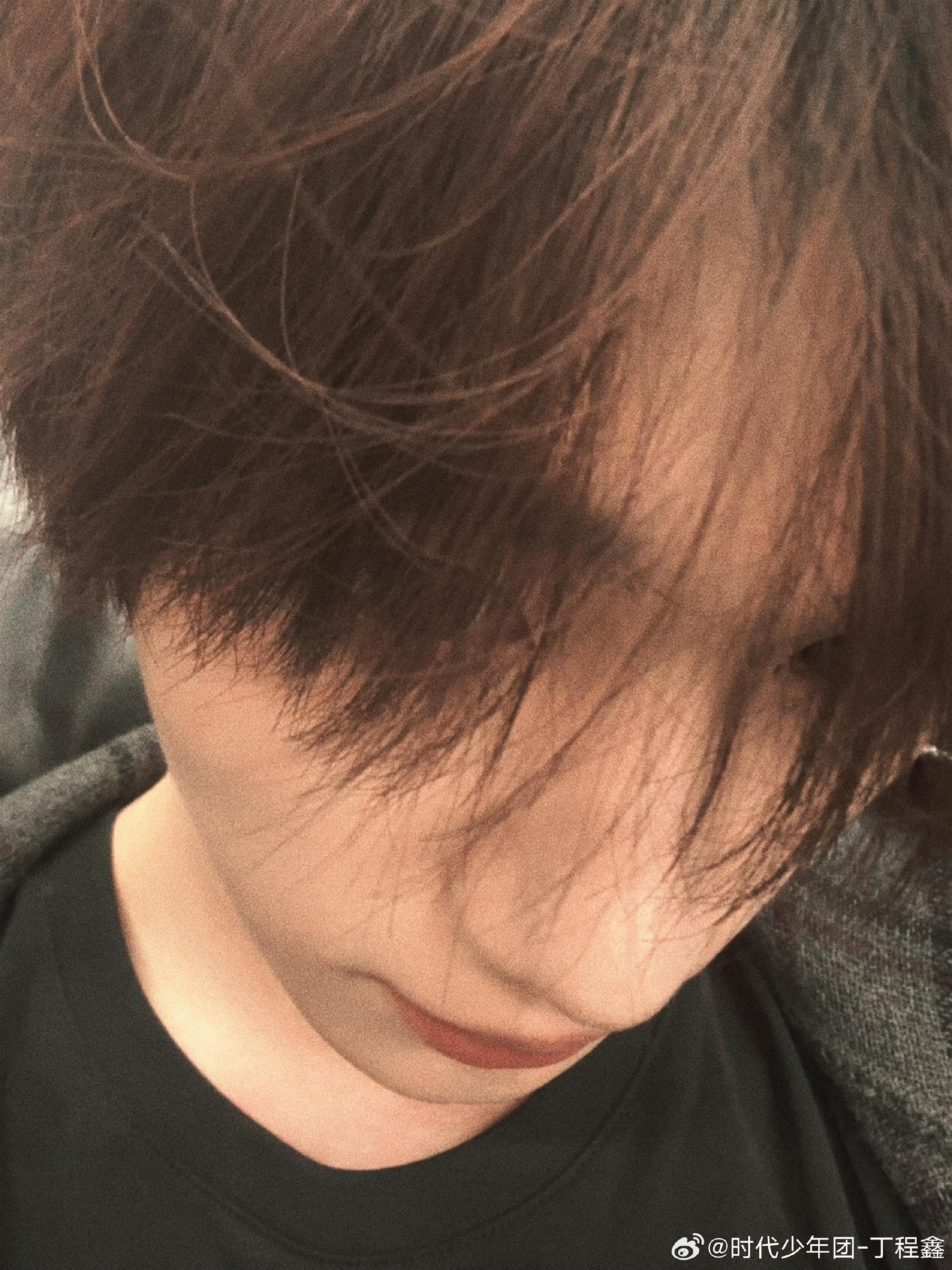 丁程鑫的生日水杯好用心丁程鑫小狐狸水杯是温感的生日周边诚意拉满，丁程鑫温感水杯依