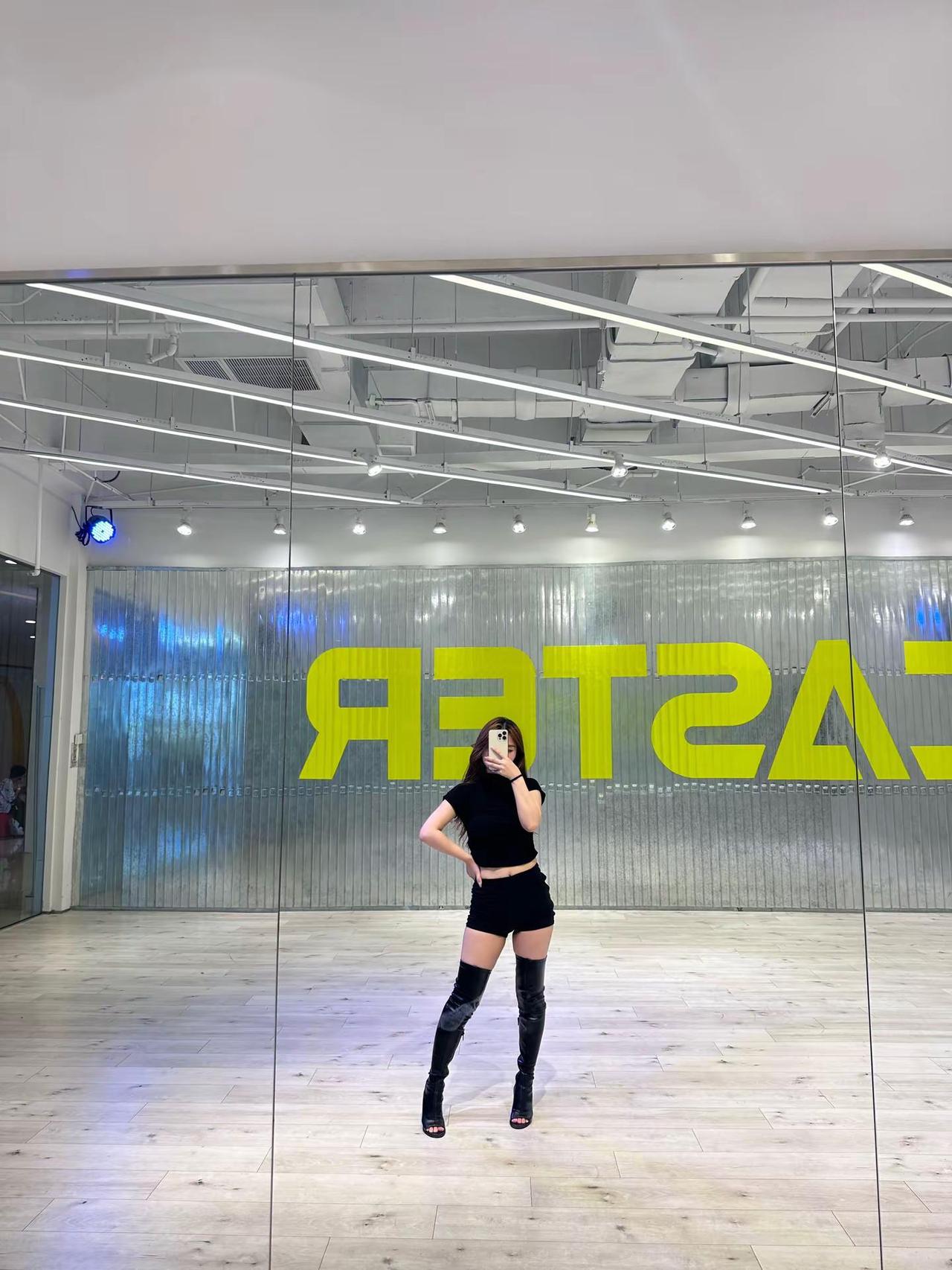 连声宝贝都不会叫那你会叫什么？叫地主吗？