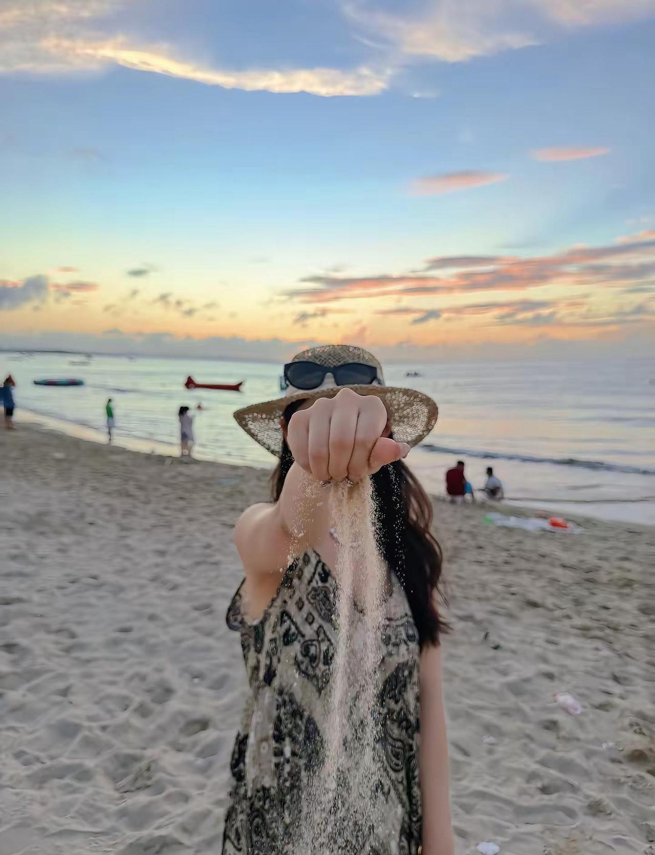 我只爱你四次第一次、我不在乎你有没有钱，我只想和你在一起。第二次、我看透了你的缺