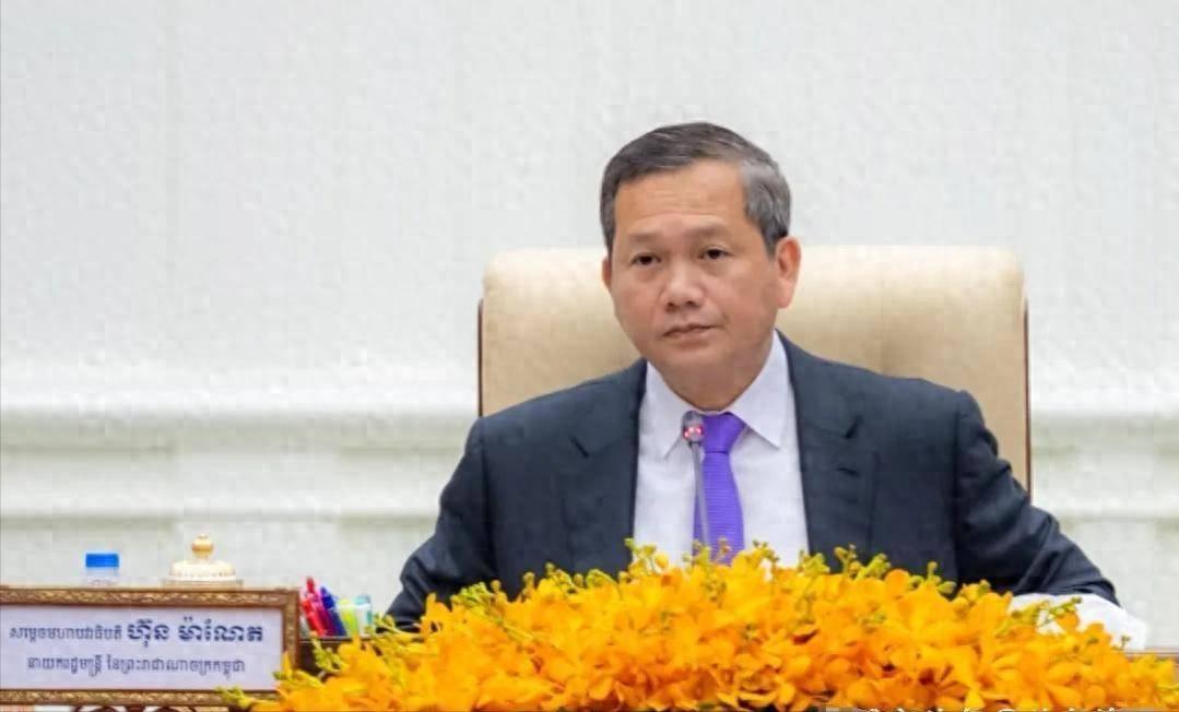 嘴上喊着中立，家里却迎来了美国军舰！中国心血竟成美军跳板？

美国一艘军舰堂堂正