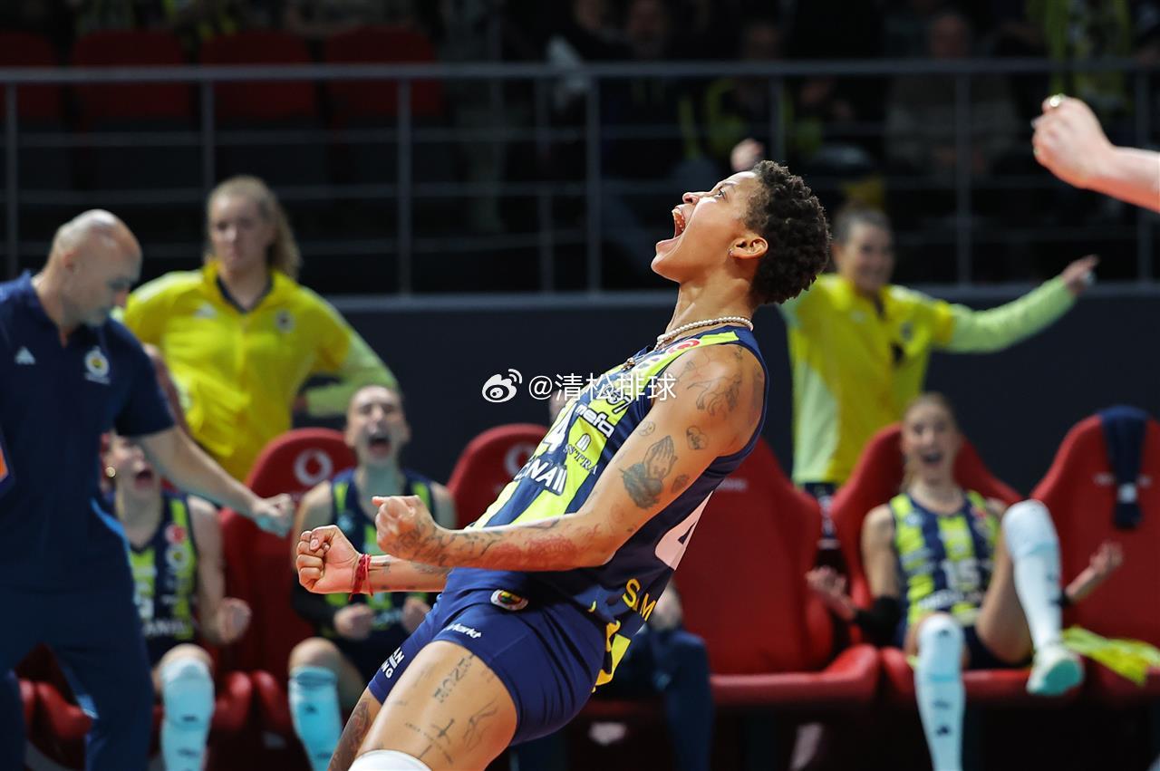 2025-2026欧洲女排冠军联赛1/4决赛第二回合土耳其费内巴切3-1意大利斯