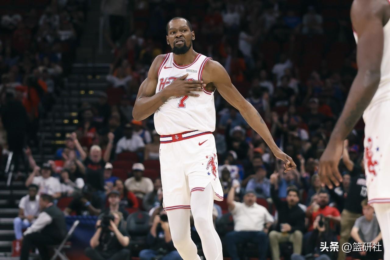 乌度卡怎么了，终于开穷了？

今天这场比赛太夸张了，全场送出35个助攻，只有8次