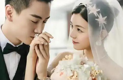 曾经陈妍希迫不及待想结婚，
谁知成婚9年后，
陈晓却迫不及待想离婚！在陈晓跟陈妍