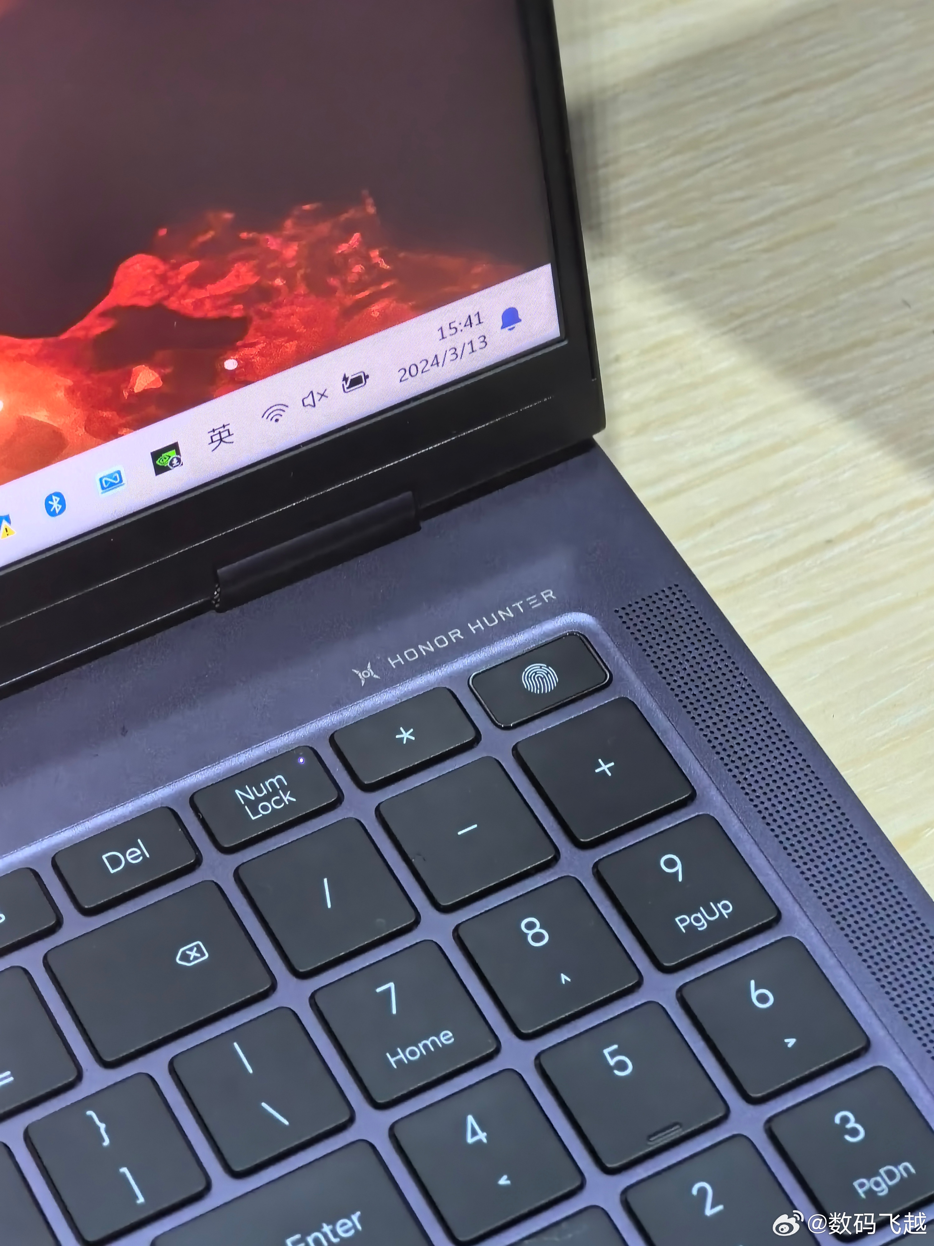 当看到荣耀MagicBook Pro16上的猎人标志时，曾经的猎人笔记本回忆瞬间