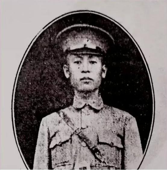 1938年徐州，日军30万精锐将60万国军死死困住，眼看插翅难飞，李宗仁几乎绝望