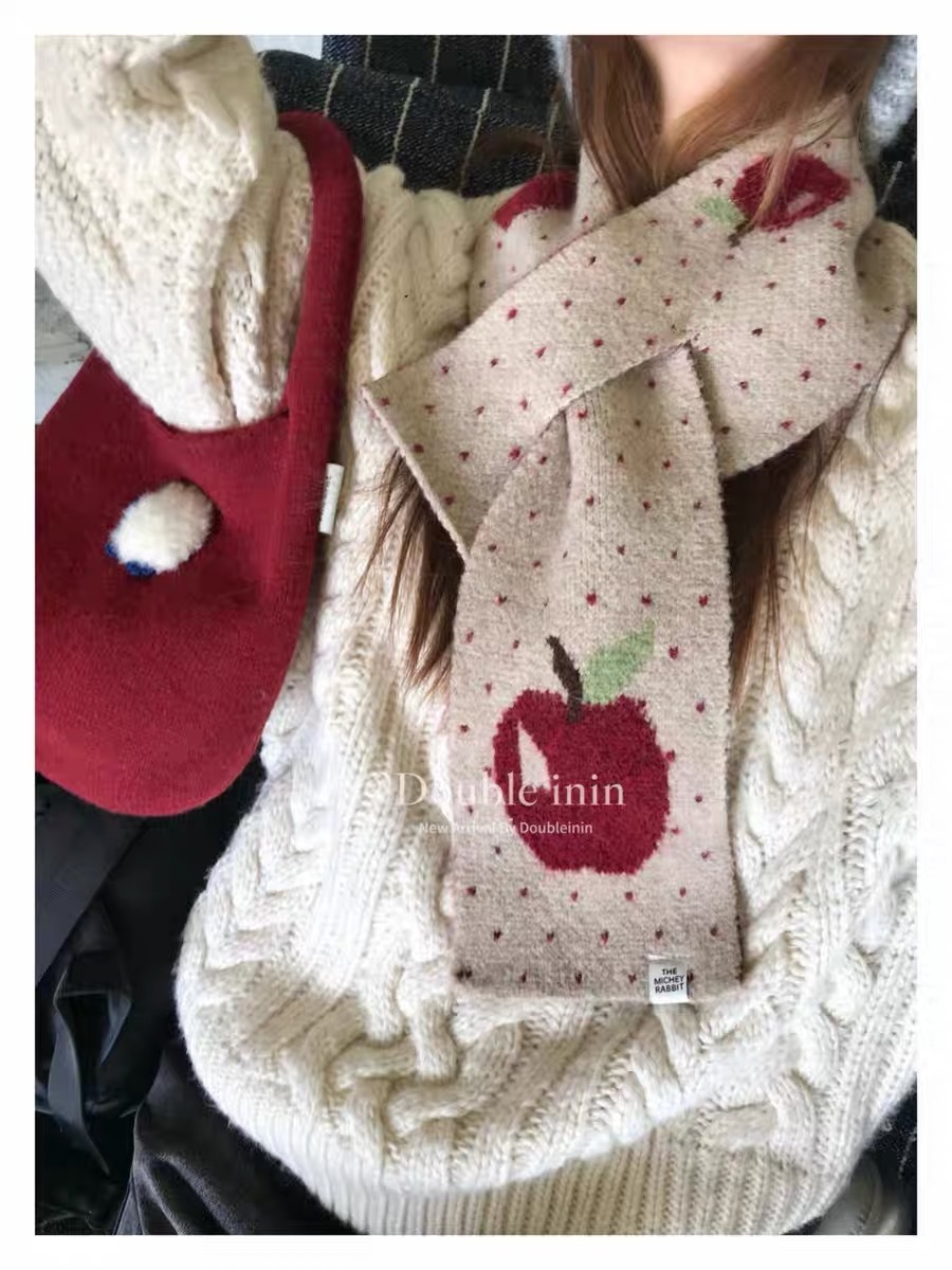 新年快乐喔大家🐷抽一个金粉送苹果围巾~  