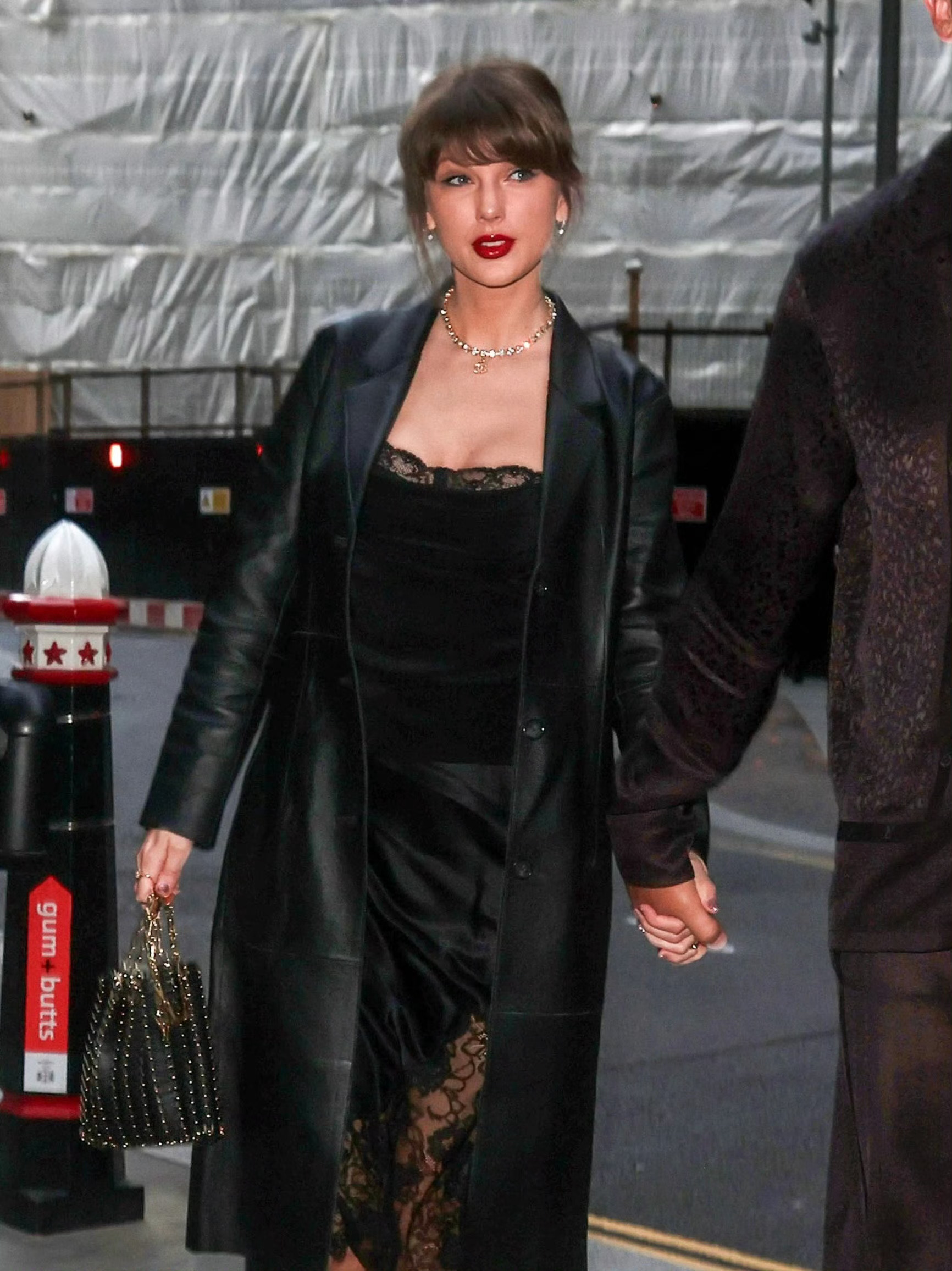 投稿【Taylor Swift】 Mommy issue. 