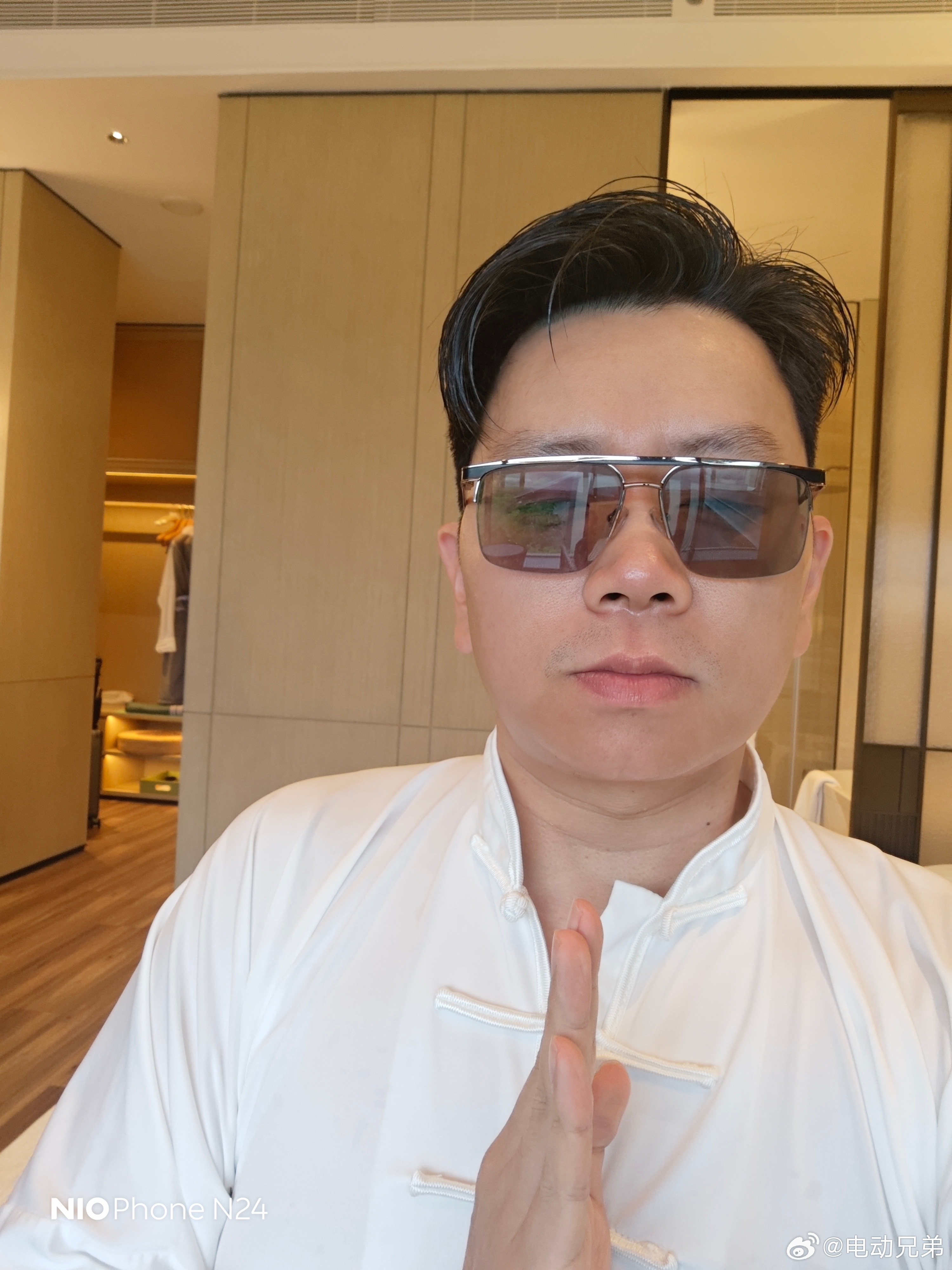 逃离都市，身心唤活，我也感受下是怎么个事总感觉自己穿上这身练功服之后有种不太正经