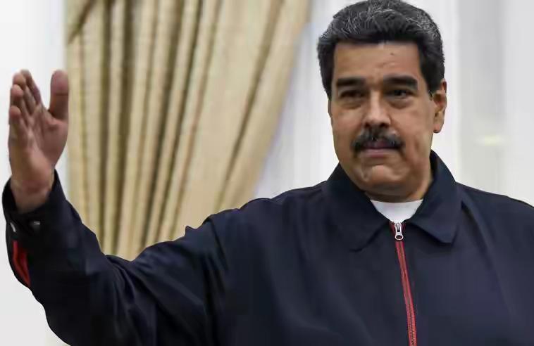 特朗普终于出手，首次对委内瑞拉境内轰炸，要“耗死”马杜罗？