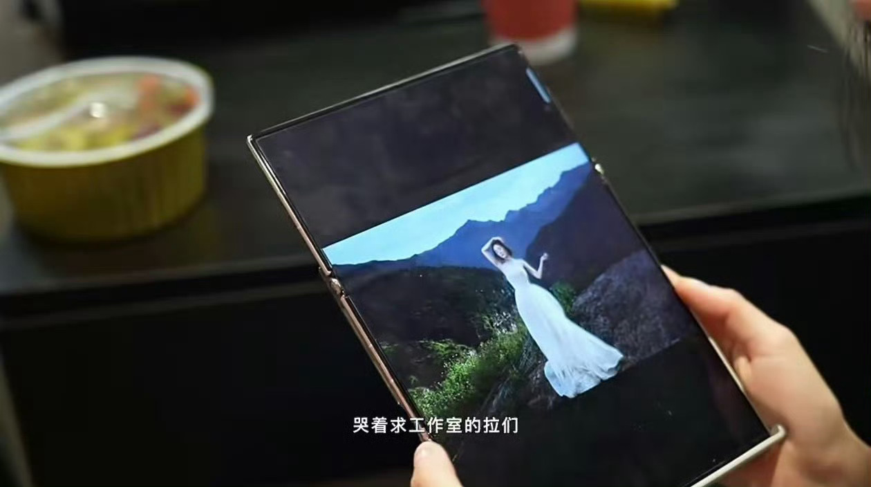 杨幂玩梗说自己45岁我姐真的是平时没少上网没少看[笑cry]杨幂0912生日快乐