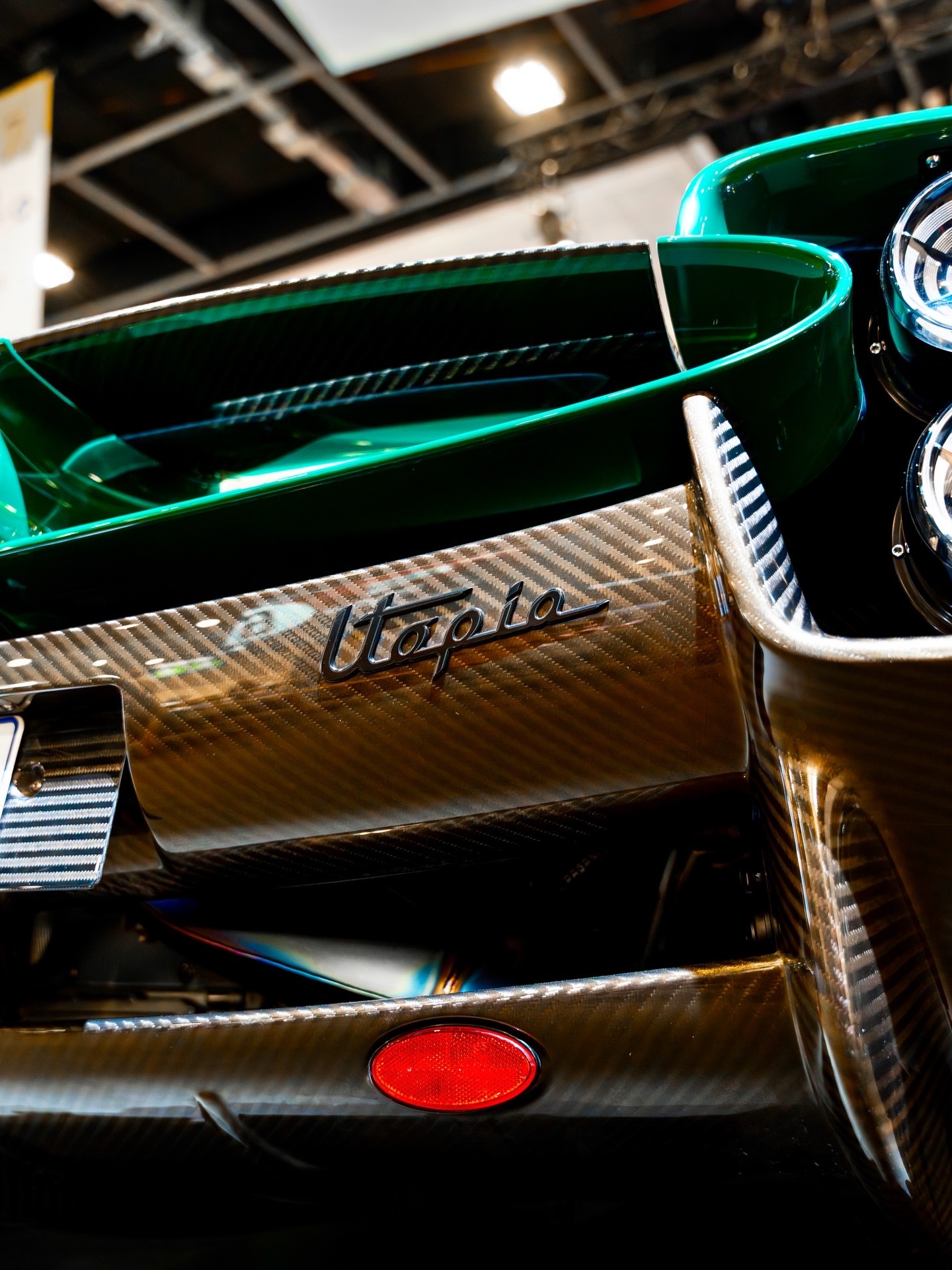 展出的摩纳哥版帕加尼Utopia乌托邦 🇲🇨🇫🇷 您对这款配置有何看法？