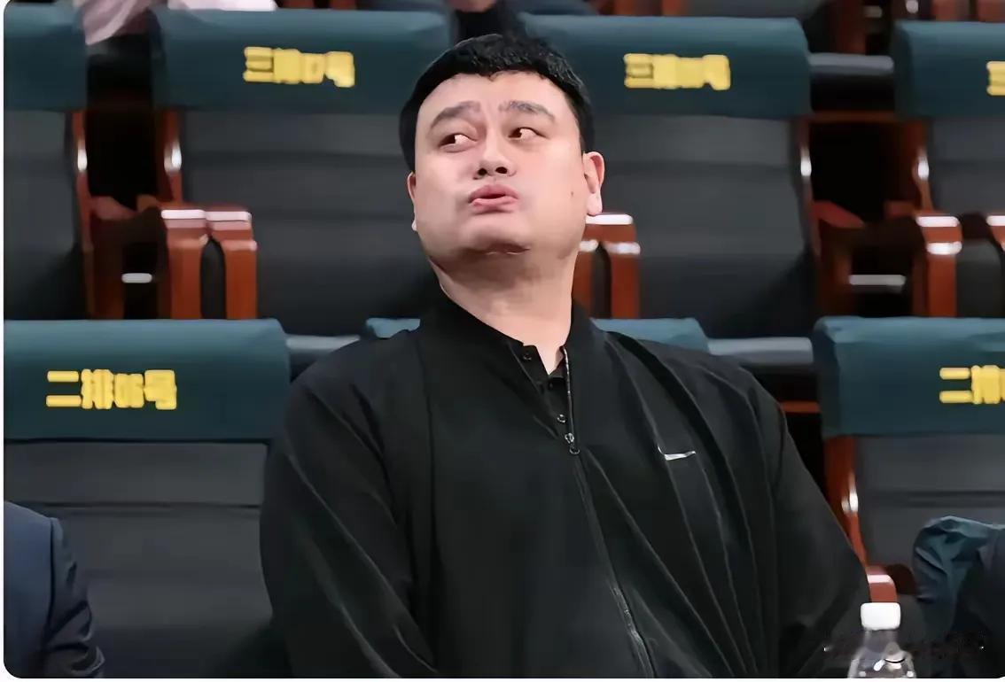 巨人姚明卸任篮协主席。会者不难，难者不会！
曾经，名震NBA，上榜名人堂；一心报