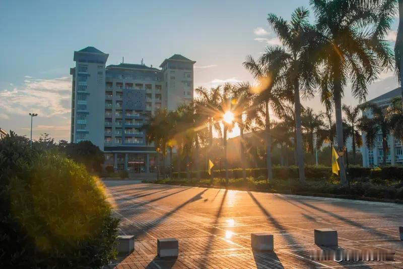 为啥没有“湛江大学”？湛江高教三强，为啥始终走不出粤西？
 
很多人问“湛江大学