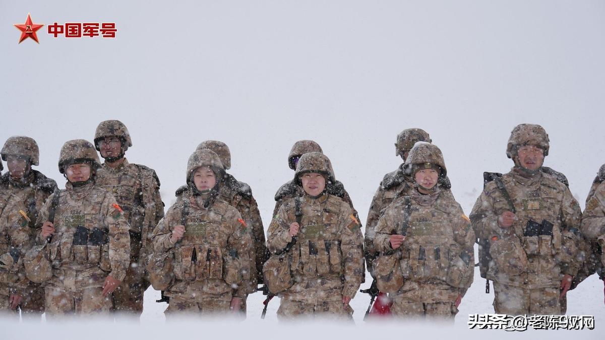 六月飞雪，海拔4800多米，精度射击改点速射，新疆军区某旅完成实弹考核
六月飘雪