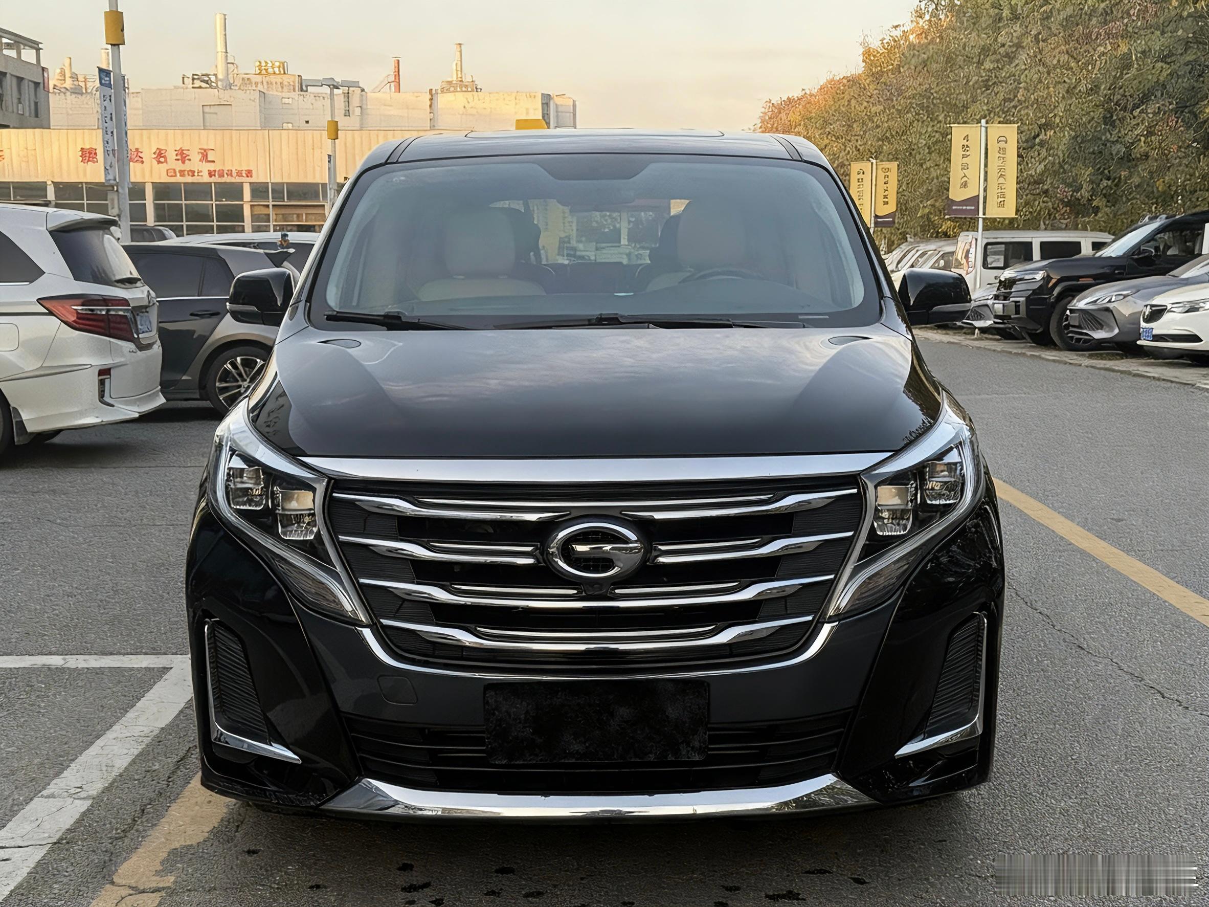 妈耶 这么新的M8竟然让我投资失败了 这车我7.5收进来的 整备做了4个面油漆 